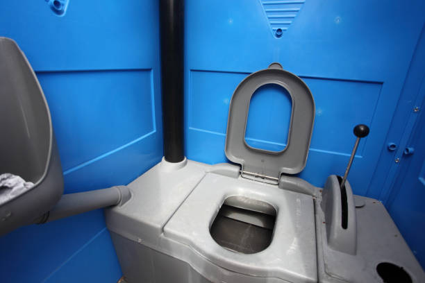 Best Portable restroom trailer rental  in Earlvle, IL